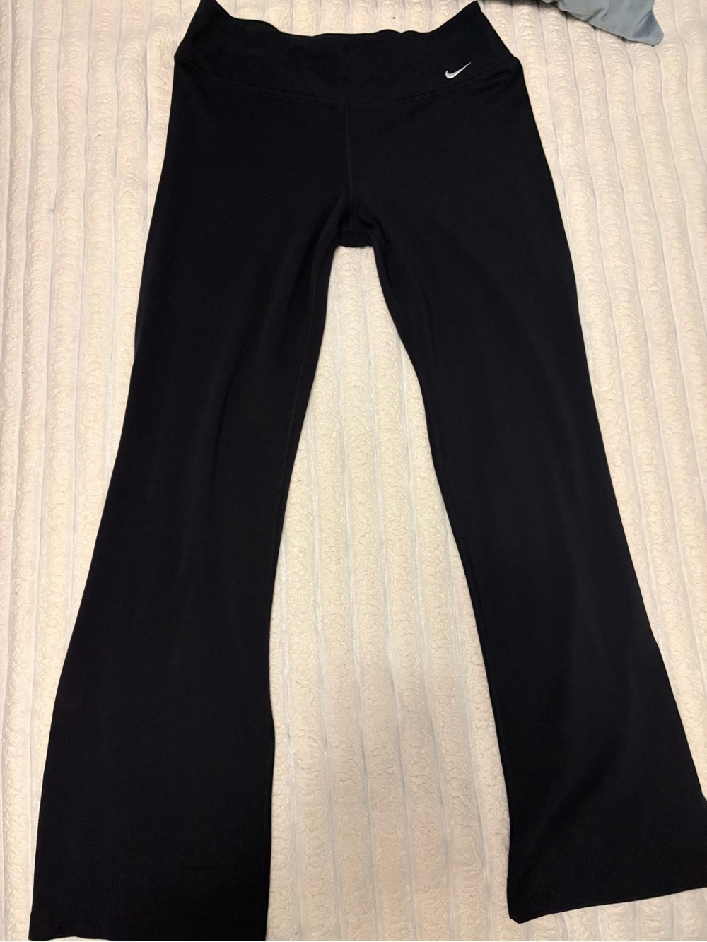 Nike High Waisted Flare Leg Yoga Pants Bootcut Leggings Black L